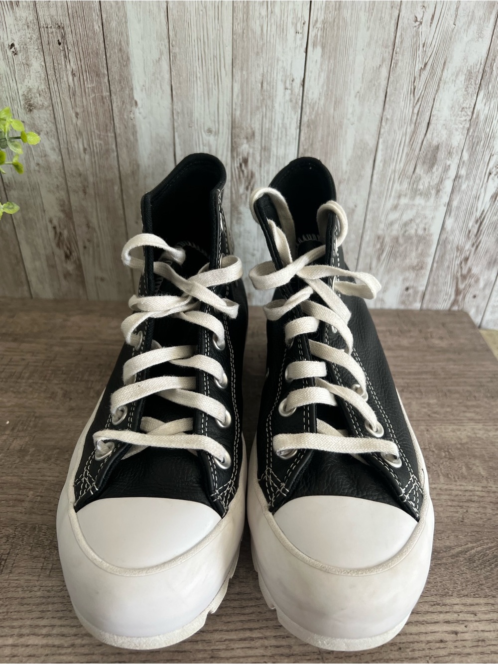 Converse Black Leather Women’s Lugged Platform Lace-Up High Top Sneakers Size 7 - Picture 4 of 7